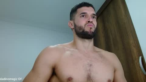 Snapshot of noah_jhonsonn chatting on 11/14/25, 11:31 Noah online show from 11/14/25, 11:31