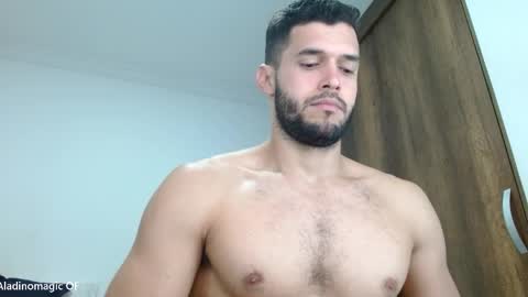 Snapshot of noah_jhonsonn chatting on 11/19/25, 11:32 Noah online show from 11/19/25, 11:32