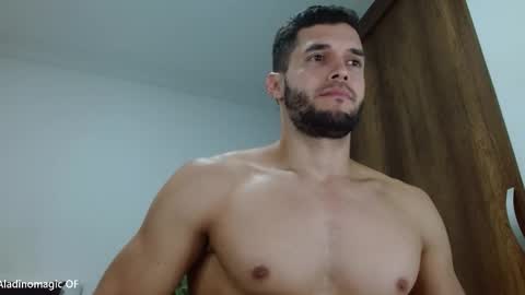 Snapshot of noah_jhonsonn chatting on 11/20/25, 11:21 Noah online show from 11/20/25, 11:21