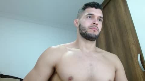 Snapshot of noah_jhonsonn chatting on 11/24/25, 11:43 Noah online show from 11/24/25, 11:43