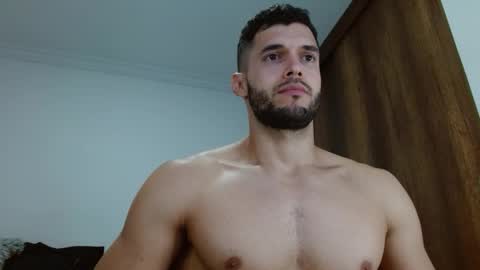 Snapshot of noah_jhonsonn chatting on 11/25/25, 11:32 Noah online show from 11/25/25, 11:32