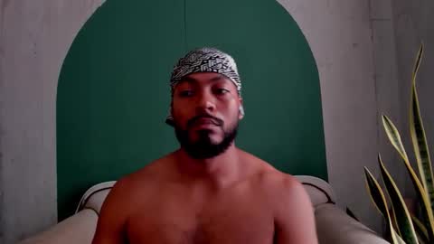 Snapshot of noah_jones__ chatting on 11/07/25, 06:08 Noah online show from 11/07/25, 06:08