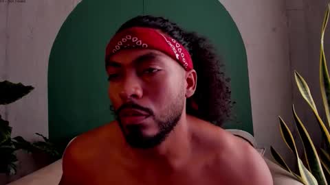 Snapshot of noah_jones__ chatting on 11/10/25, 03:55 Noah online show from 11/10/25, 03:55