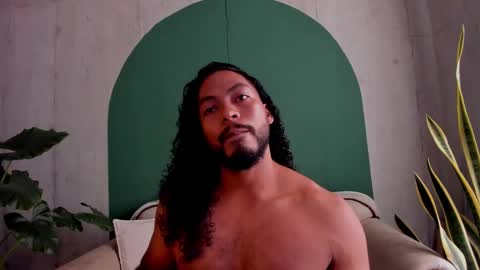 Snapshot of noah_jones__ chatting on 11/13/25, 04:50 Noah online show from 11/13/25, 04:50