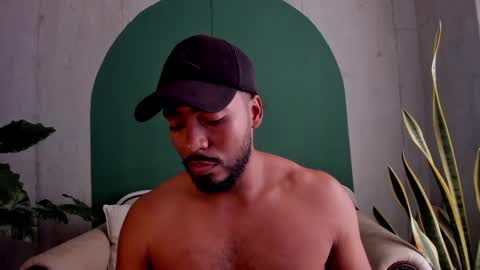 Snapshot of noah_jones__ chatting on 11/15/25, 04:58 Noah online show from 11/15/25, 04:58