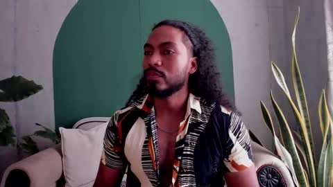 Snapshot of noah_jones__ chatting on 11/19/25, 04:51 Noah online show from 11/19/25, 04:51