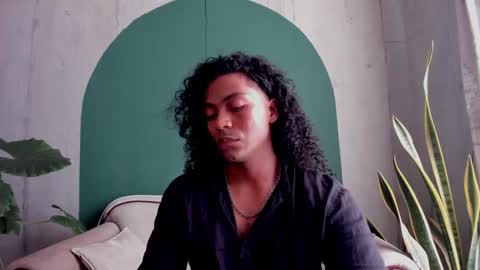 Snapshot of noah_jones__ chatting on 11/20/25, 06:40 Noah online show from 11/20/25, 06:40