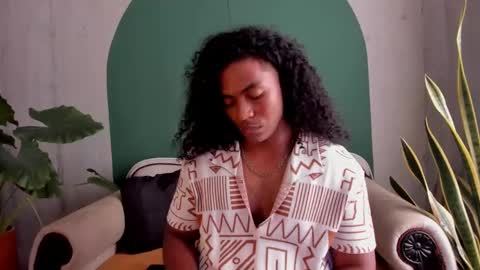 Snapshot of noah_jones__ chatting on 11/21/25, 05:11 Noah online show from 11/21/25, 05:11