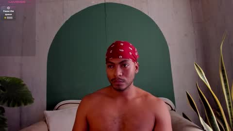 Snapshot of noah_jones__ chatting on 11/30/25, 03:49 Noah online show from 11/30/25, 03:49