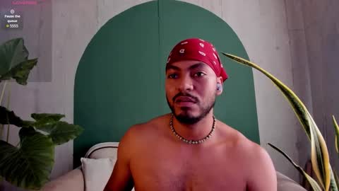 Snapshot of noah_jones__ chatting on 12/15/25, 05:28 Noah online show from 12/15/25, 05:28