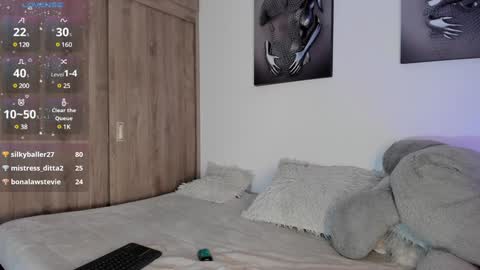 Snapshot of noah_lambert chatting on 12/22/24, 02:28 Noah online show from 12/22/24, 02:28