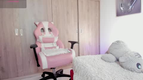 Snapshot of noah_lambert chatting on 02/04/25, 12:55 Noah online show from 02/04/25, 12:55