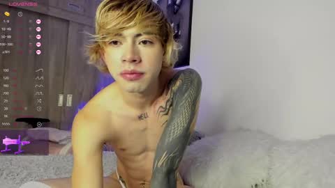 Snapshot of noah_lambert chatting on 02/21/25, 01:44 Noah online show from 02/21/25, 01:44