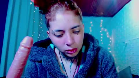 Snapshot of noah_martini chatting on 03/28/26, 01:22 noah hehim online show from 03/28/26, 01:22