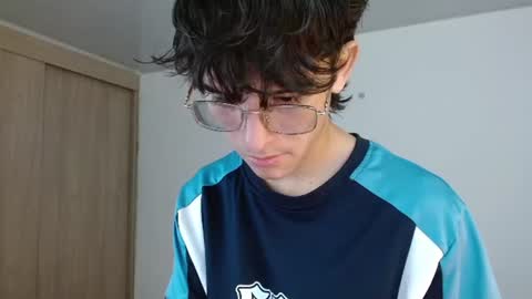 Snapshot of noah_millerx_ chatting on 06/17/26, 07:04 noah online show from 06/17/26, 07:04