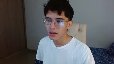 Snapshot of noah_millerx_ chatting on 06/24/26, 07:35 noah online show from 06/24/26, 07:35