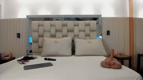 Snapshot of noah_pariss chatting on 03/19/26, 10:41 NOAH online show from 03/19/26, 10:41