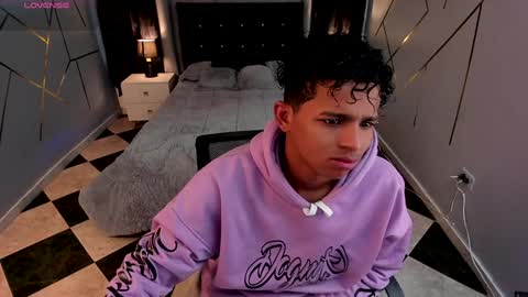 Snapshot of noah_smith04 chatting on 01/24/25, 12:41 noah_smith04 online show from 01/24/25, 12:41