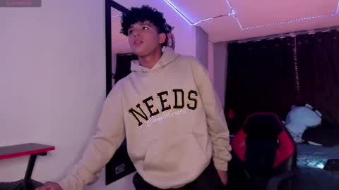 Snapshot of noah_smith04 chatting on 09/15/25, 10:43 noah_smith04 online show from 09/15/25, 10:43