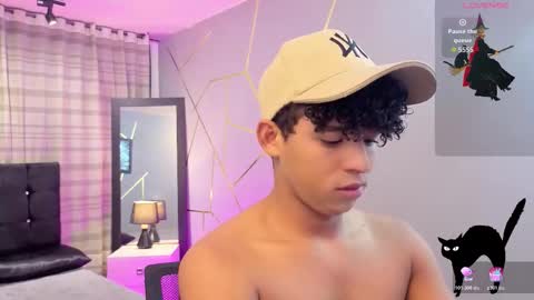 Snapshot of noah_smith04 chatting on 10/24/25, 04:20 noah_smith04 online show from 10/24/25, 04:20