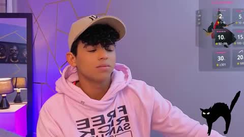 Snapshot of noah_smith04 chatting on 10/27/25, 03:16 noah_smith04 online show from 10/27/25, 03:16