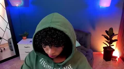 Snapshot of noah_smith04 chatting on 11/07/25, 04:45 noah_smith04 online show from 11/07/25, 04:45