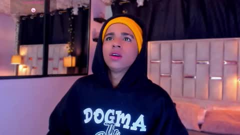 Snapshot of noah_smith04 chatting on 11/24/25, 03:12 noah_smith04 online show from 11/24/25, 03:12