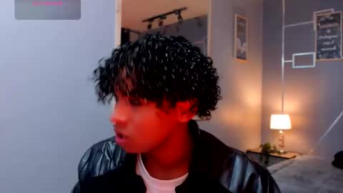 Snapshot of noah_smith04 chatting on 12/01/25, 01:16 noah_smith04 online show from 12/01/25, 01:16