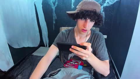 noah_sokolov online show from 10/18/25, 07:03