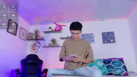 noah tyler  online show from 10/02/25, 07:43