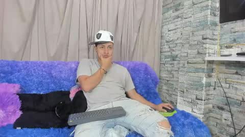 Snapshot of noahandbunny chatting on 05/21/26, 11:17 Noahandbunny online show from 05/21/26, 11:17