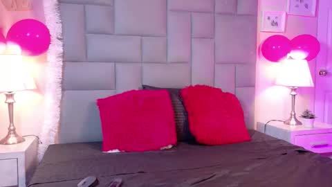 Snapshot of noahbells chatting on 02/12/26, 12:55 Noah online show from 02/12/26, 12:55