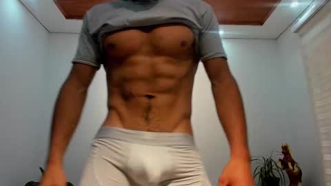 Snapshot of noahbrawn chatting on 11/19/25, 02:06 LIAM- noah online show from 11/19/25, 02:06