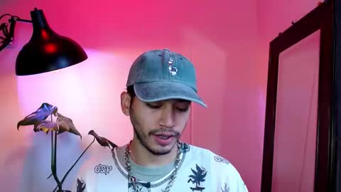 Snapshot of noahnoguera_ chatting on 04/05/26, 04:04 Noah online show from 04/05/26, 04:04