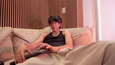 Snapshot of noahx_valko chatting on 12/18/25, 12:55 noahx_valko online show from 12/18/25, 12:55