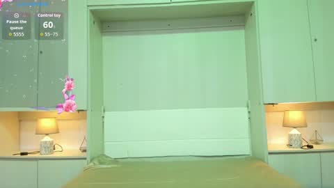 noalane online show from 10/09/25, 04:21