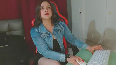 Snapshot of noamartin_ chatting on 12/22/24, 02:06 Noamartin online show from 12/22/24, 02:06