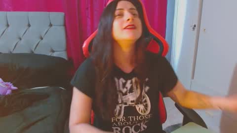 Snapshot of noamartin_ chatting on 09/09/25, 10:53 Noamartin online show from 09/09/25, 10:53