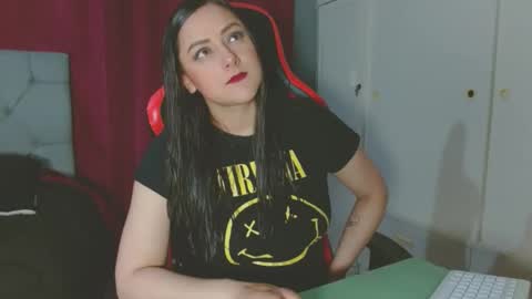 Snapshot of noamartin_ chatting on 10/12/25, 02:10 Noamartin online show from 10/12/25, 02:10