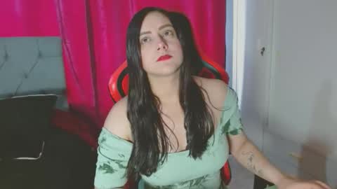 Snapshot of noamartin_ chatting on 11/27/25, 08:55 Noamartin online show from 11/27/25, 08:55