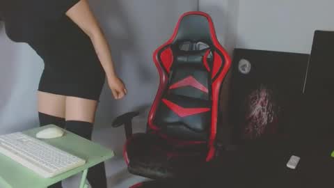 Snapshot of noamartin_ chatting on 03/17/26, 01:32 Noamartin online show from 03/17/26, 01:32