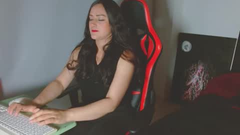 Snapshot of noamartin_ chatting on 03/26/26, 02:17 Noamartin online show from 03/26/26, 02:17