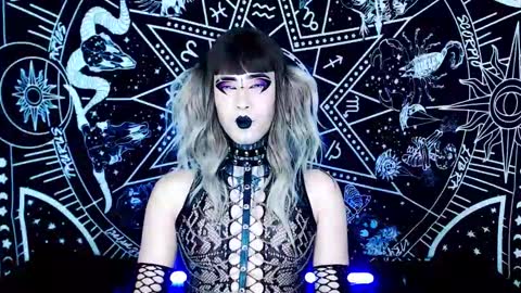 caroline online show from 11/13/25, 01:26