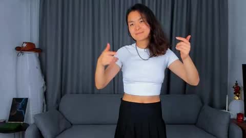 Mina online show from 12/03/25, 07:01