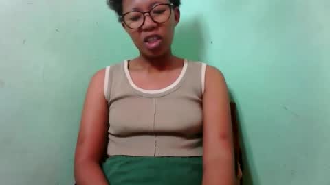 noella711128 online show from 10/13/25, 05:51