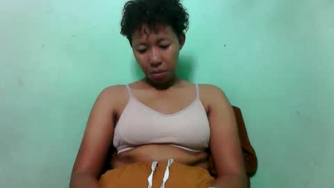 Snapshot of noellah chatting on 11/10/25, 04:22 noellah online show from 11/10/25, 04:22