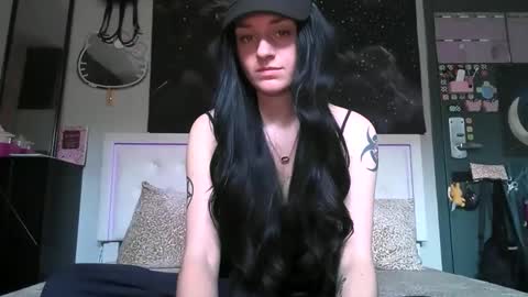 Snapshot of noelle1229 chatting on 04/16/26, 05:47 Noelle online show from 04/16/26, 05:47