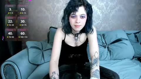 Snapshot of noellegothicshadow chatting on 05/07/26, 10:15 Elly online show from 05/07/26, 10:15