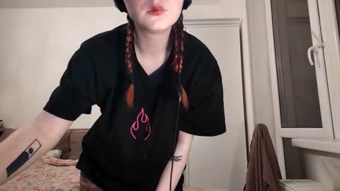 Snapshot of noemileclerc chatting on 02/24/26, 07:34 Lisa online show from 02/24/26, 07:34