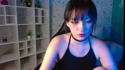Snapshot of noeva_ chatting on 10/01/25, 11:55 Noeva online show from 10/01/25, 11:55